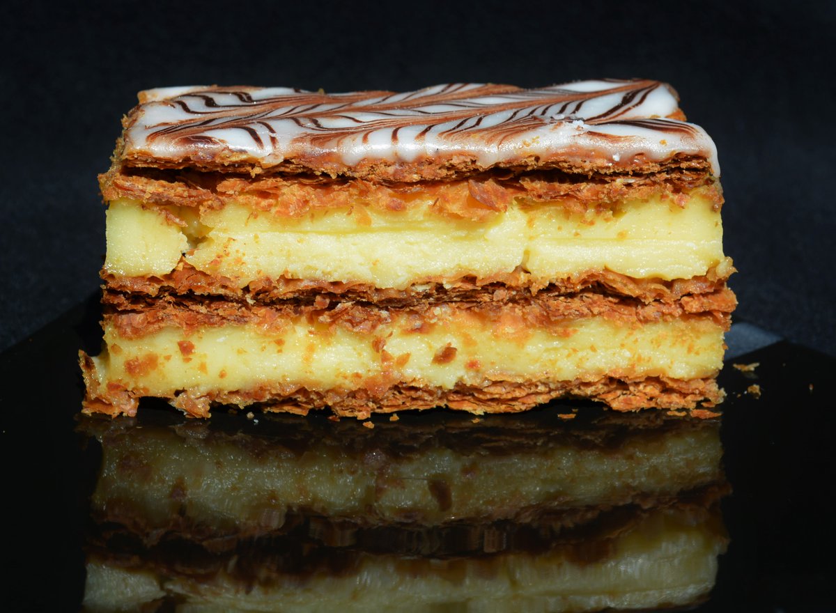 alancoxon's tweet image. Happy Monday everyone!.May it be a NEW week filled with temptation , an abundance of texture and an explosion of flavours.#MondayMotivation #mondaythoughts #MondayMood  #cake #gateau #dessert #taste #inspiration  #hope #share #PositiveVibes #Cooking #baking #EnjoyingEverydayLife