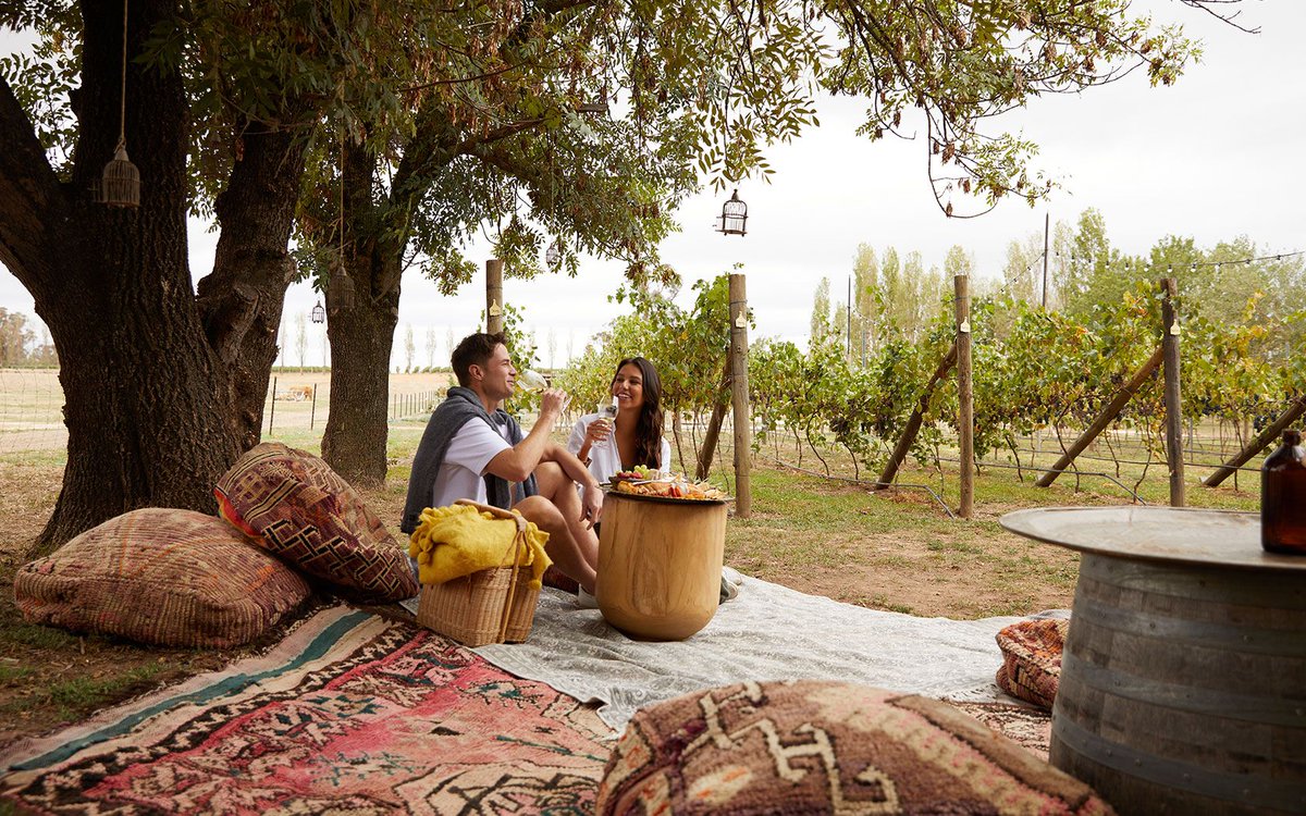 AnticaTravelCo's tweet photo. A Local’s Guide To The Perfect Long Weekend In Orange, NSW - "It’s now easier than ever to get to one of NSW’s favourite food and wine gems, with #Qantas announcing a new route between #Sydney and #OrangeNSW" https://t.co/69umJJa9Ms #OrangeWineRegion #SilverCompassTours https://t.co/zyvShanqwY