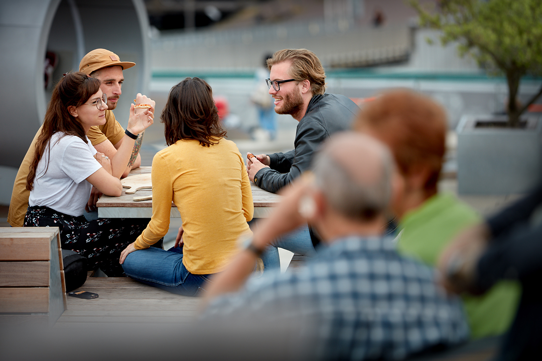 Proef de zomer op het dak van NEMO! Donderdag 16 juli kun je genieten van een proeverij met speciaalbiertjes van <a href="/Gulpener/">Gulpener</a> en borrelplankjes van <a href="/worstmakers/">Brandt & Levie</a> en dat alles met het mooiste uitzicht over Amsterdam 😄 Tickets: nemosciencemuseum.nl/nl/wat-is-er-t…