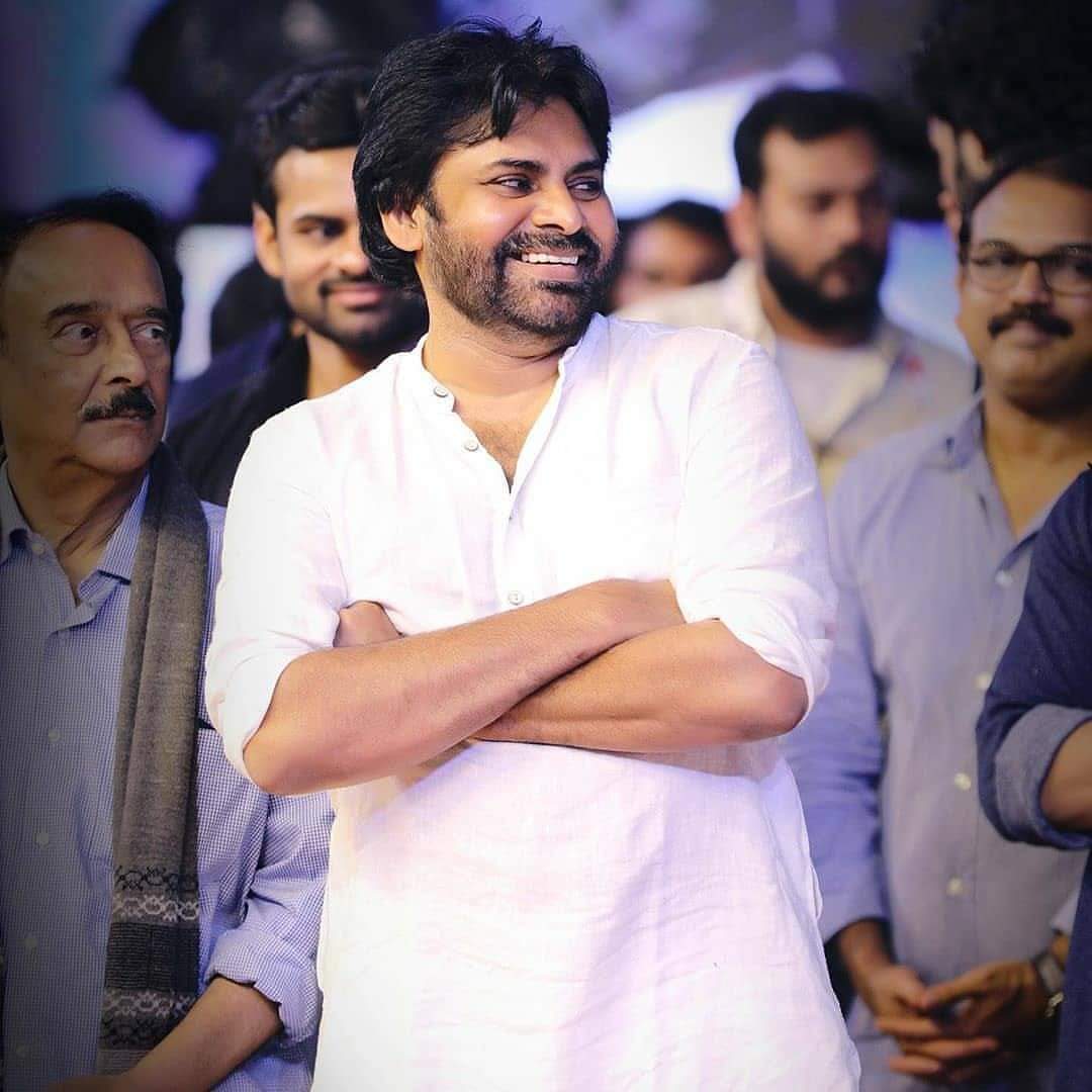 MBalavamsi's tweet photo. ♥️✊🔥Smile ka Bap 😍 OUR GOD
#AdvanceHBDPawanKalyan https://t.co/hbTSuyJvL5