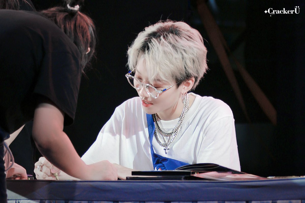 yuxin looks so good here 😭

cr CrackerU·刘雨昕