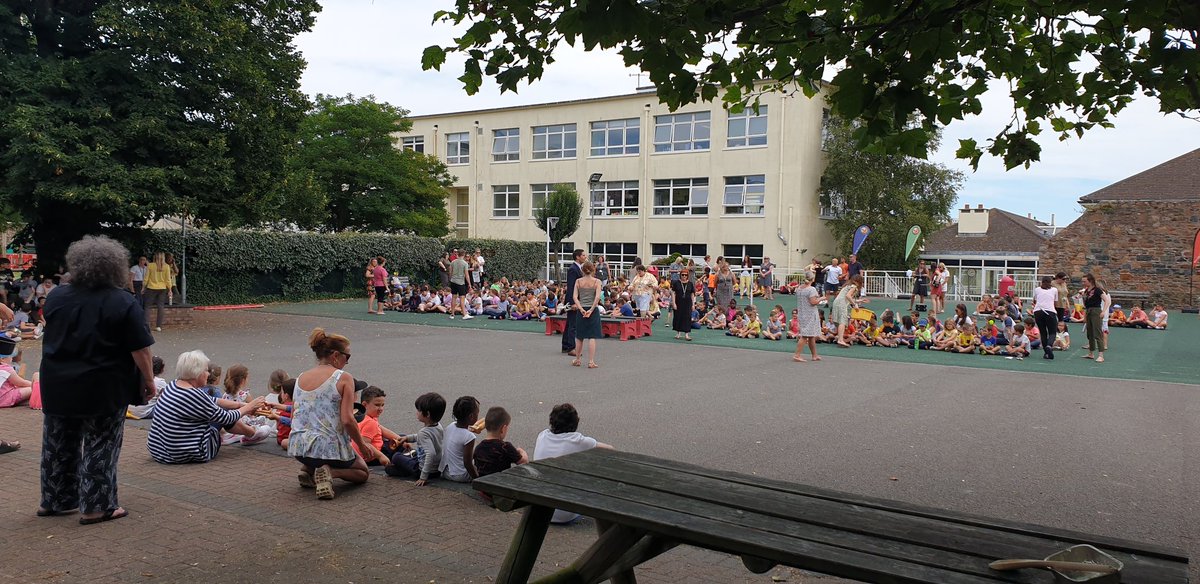 Rouge Bouillon School tweet media