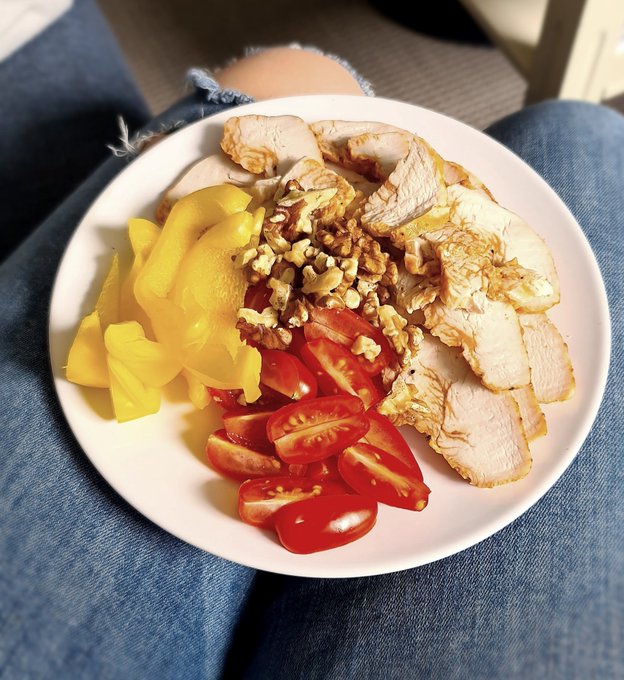 Breakfast🍽 Healthy food is the key to feeling well within your body. It helps your body to function properly<a href="/tag/foodie"class="tags"><span>#foodie</span></a>