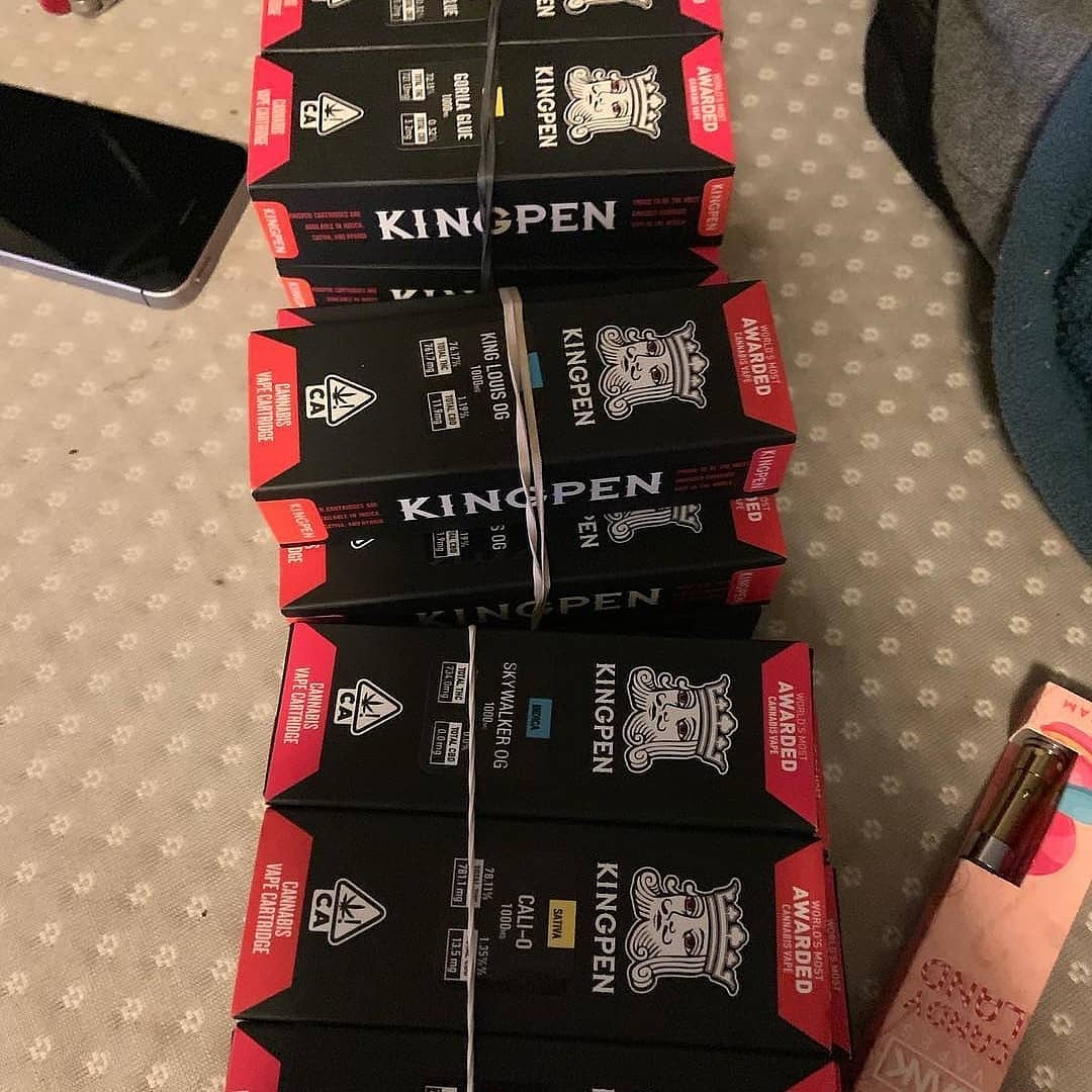 JayKay19790790's tweet image. High quality, bulk at low. Cali best buds, wax, different strains of pre roll, carts,  king pens, brass knuckles. Local and international delivery. Contacts:

Wickr: @kay421
Snapchat: @Theo_20