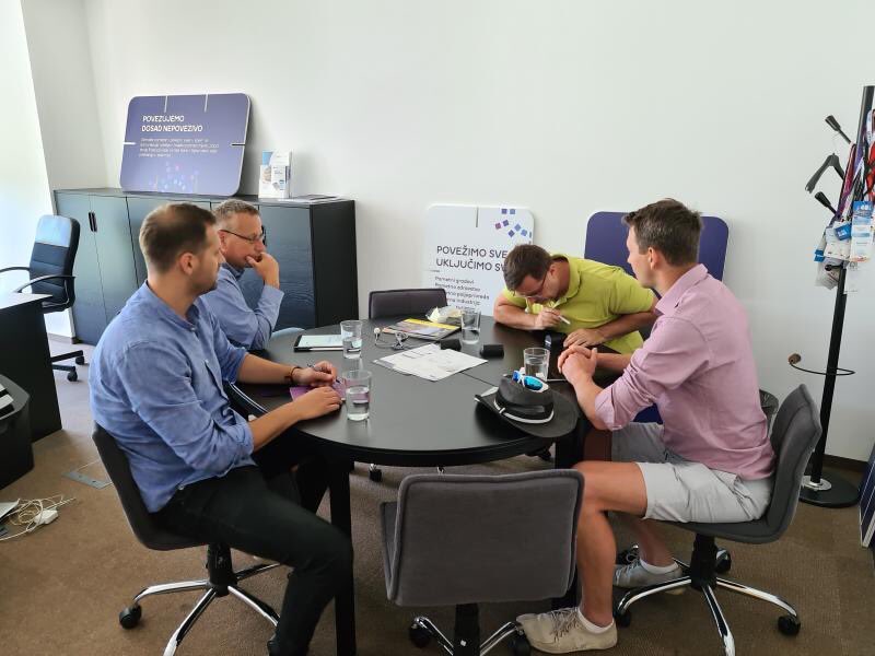 Simple Hardware tweet media