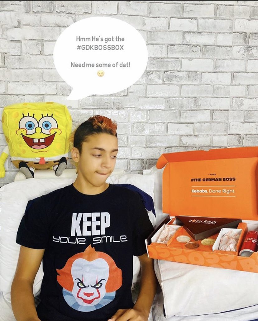 jaadindaho's tweet photo. AD: I think @spongebob is craving some GDK!! 😉💙 Been getting looked after and feeling much better and even more better now @germandonerkebabuk have sent me their awesome #bossbox 🤪💙 thanks for looking out for ya boy guys! #jdthekid #thegermanboss https://t.co/btvkI4tzOn