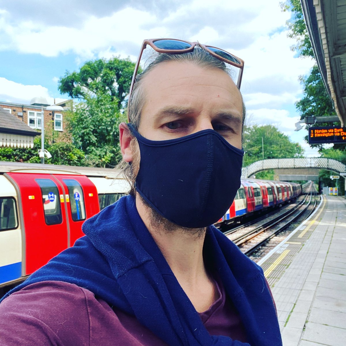 First time on public transport for a few months. Thanks to <a href="/powertraveller/">Powertraveller International</a> for having me covered with their Defender Pro face masks 👍👍 

#facemasks #travel #london #tube #safety #covid19