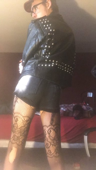 https://t.co/d2iluOBumn hi my account needs some love would very much appreciate ??? #femboy #onlyfans