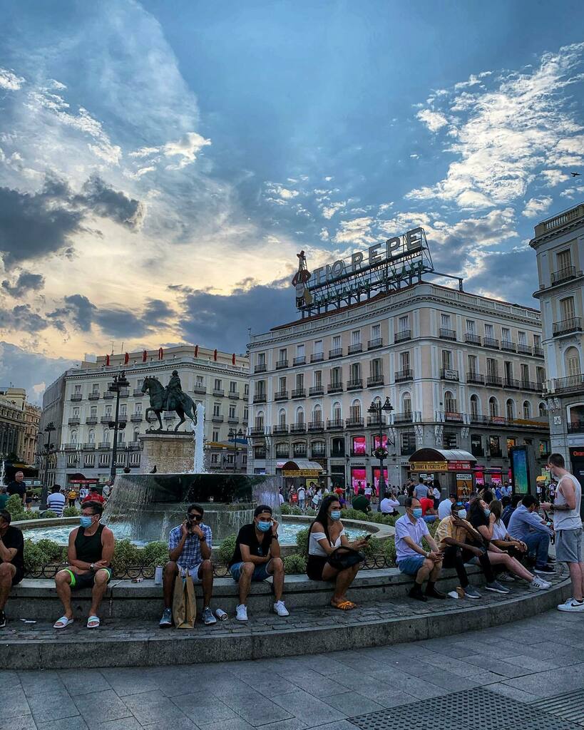 ginamoca's tweet photo. La nueva normalidad https://t.co/UAVlY4jfs6 https://t.co/NazeEGW6XG