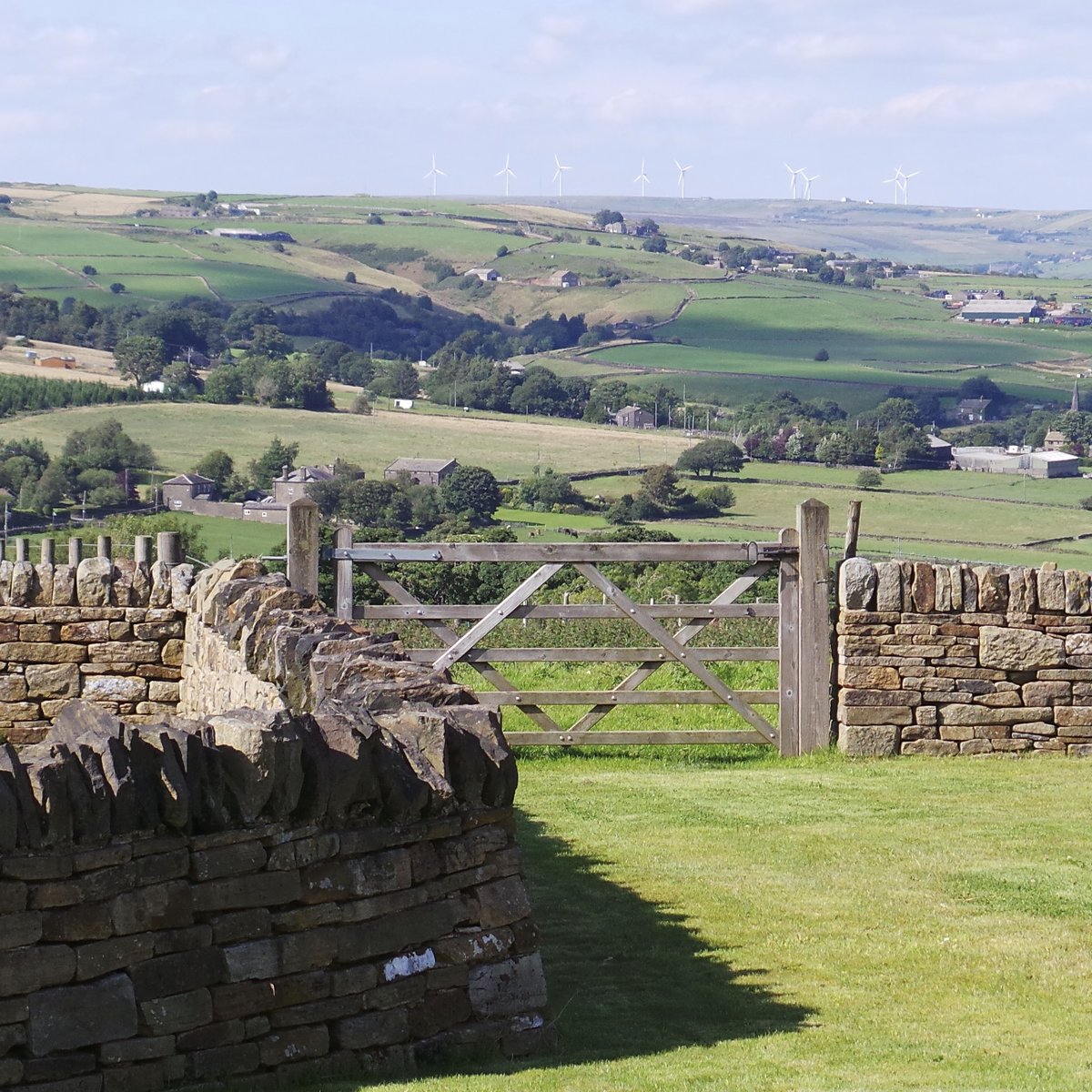 Yesterday was the most perfect day for site analysis high up in the West Yorkshire Pennines. Folded valleys, distant hillsides, cloud shadows, field patterns, clutches of trees signalling habitation and Yorkshire stone walls all shimmering in the sunshine.  #chooselandscape
