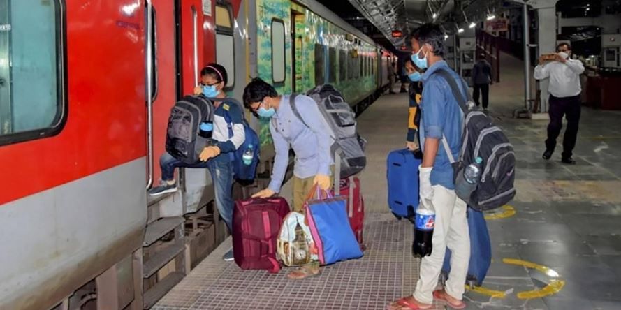 CCTV monitoring, water coolers on trains soon as #railways gear up to resume #normaloperations bit.ly/2h9XWU5 #WeRIndia