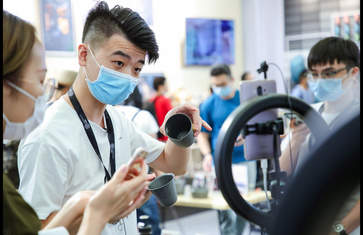 ispo's tweet photo. #ISPOshanghai 2020, the 1st physical meeting of the sports and outdoor industry after the global outbreak of the pandemic. : ✔
Thank you to the 350 brands, almost 18,000 visitors and everyone that tuned in during one of our 22 live streams! Up next: #ISPObeijing 2021! https://t.co/c6n1c9SyoD