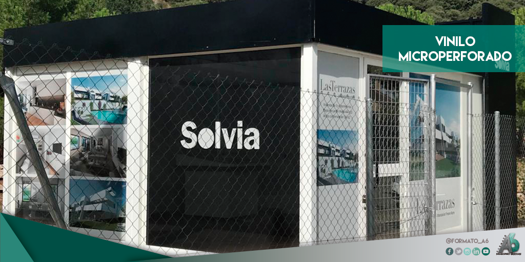 Hoy os enseñamos el trabajo que realizamos para <a href="/solvia_es/">Solvia Inmobiliaria</a> Rotulamos su caseta de venta de pisos con vinilo microperforado. Este vinilo permite tener total privacidad, nadie de fuera puede ver el interior pero desde dentro se puede ver lo que sucede en el exterior con claridad