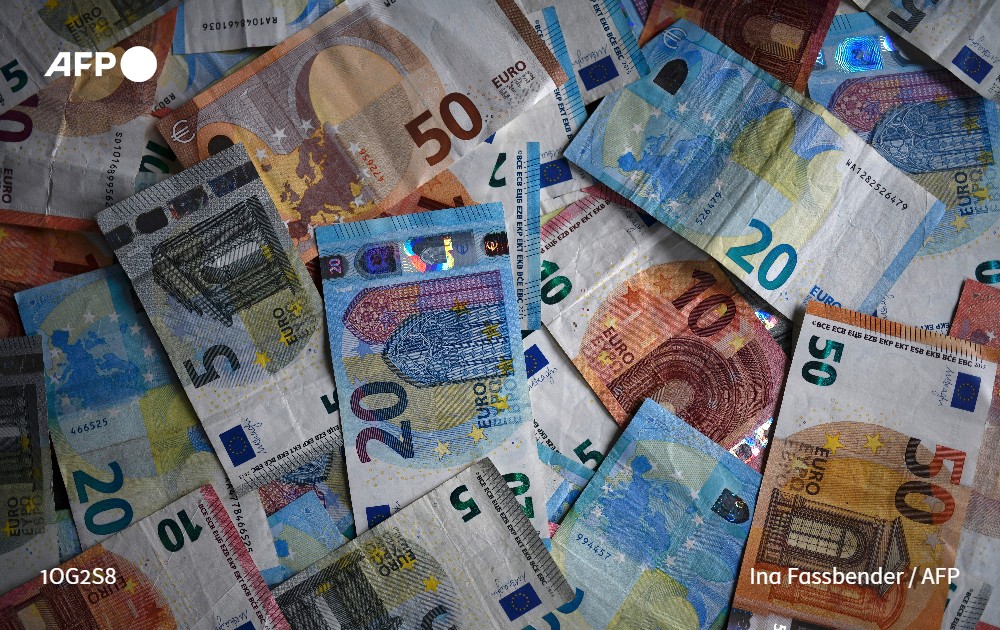 afpfr's tweet photo. Un groupe de 83 millionnaires a appelé aujourd'hui à taxer davantage les plus riches de la planète "immédiatement" et "de manière permanente", afin de contribuer à la reprise après la crise générée par la pandémie de nouveau coronavirus #AFP https://t.co/JXN6N3hmhc