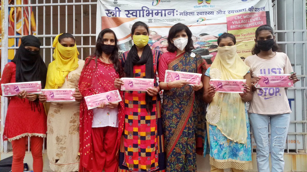 #CSCMahilaDiwas celebrated at @digitalvillage7 of @CSCJharkhand by distributing free @StreeSwabhiman sanitary napkins.
Health & Hygiene is the prioritysector of @CSCegov_ . @dintya15 @CscMh @l_Smrity @Archana29943603 
#CSCDiwas 
#womenempowerment #healthcare #fightagainstcovid19