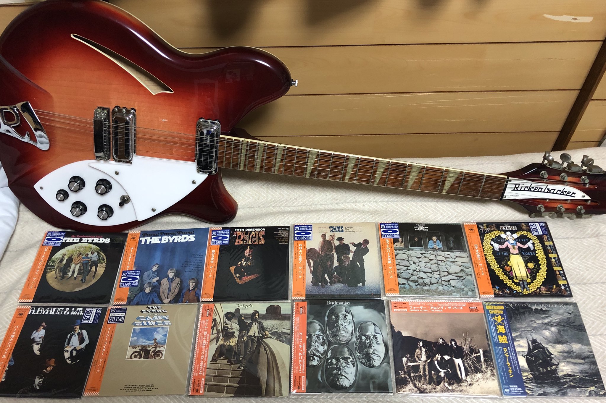 Happy birthday Roger McGuinn!
The Byrds 12               Ricken backer 360-12                           