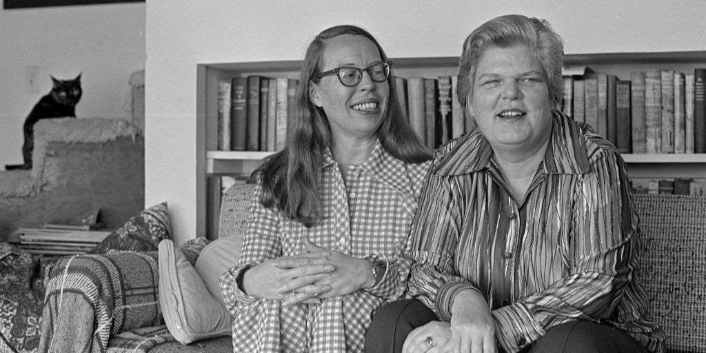 proyectolabrys's tweet photo. Es posible que los nombres de las protagonistas de este  #LdeLabrys no os suenen demasiado, pero su historia es muy conocida en Estados Unidos 🇺🇸 

¡Os presentamos a Phyllis Lyon y a Dorothy Taliaferro! 💜

¡Abrimos hilo! ⬇️
📸 Telemundo
#ProyectoLabrys https://t.co/fSueAxowTn