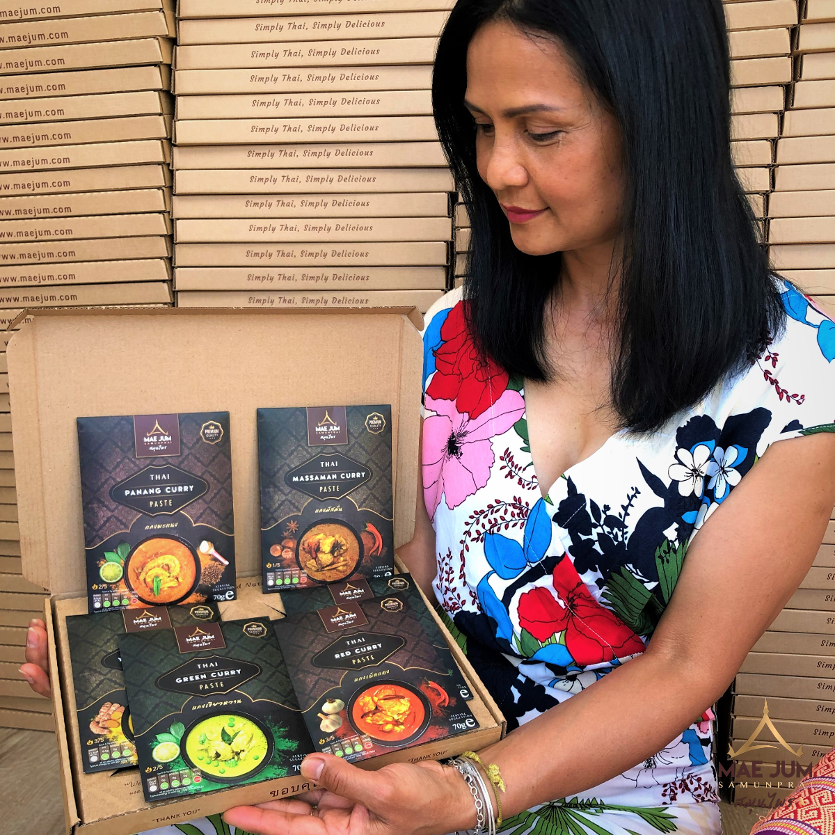 maejumsamunprai's tweet photo. All six pastes are vegan and gluten-free, ranging from mild to very hot!
https://t.co/1rmRT5j78L
#veganfood #thaicurrypaste #thaicurry #foodies #food #thaifood #thaicuisine #homecooking https://t.co/Urj8rj7bmx