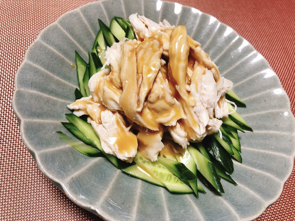 ちえみ おかずのクッキング 素材のレシピ 鶏のむね肉 鶏むね肉のボイルごまソース ふんわり仕上がったむね肉ときゅうり のせん切りにごまソースとごま油をかけ忘れてた 鶏むね肉とカシューナッツ炒め 香ばしく焼いたカシューナッツ とむね肉を