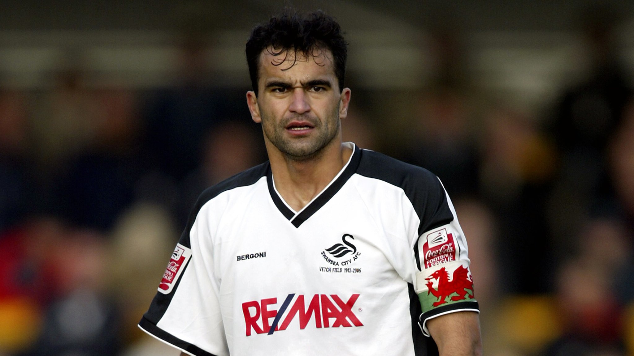  Happy Birthday to former player and manager, Roberto Martinez 