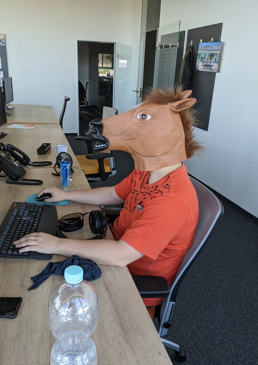 DDKFM's tweet image. Mein Kollege ist heute irgendwie mit dem falschen Huf aufgestanden
#itwork #allesbekloppte