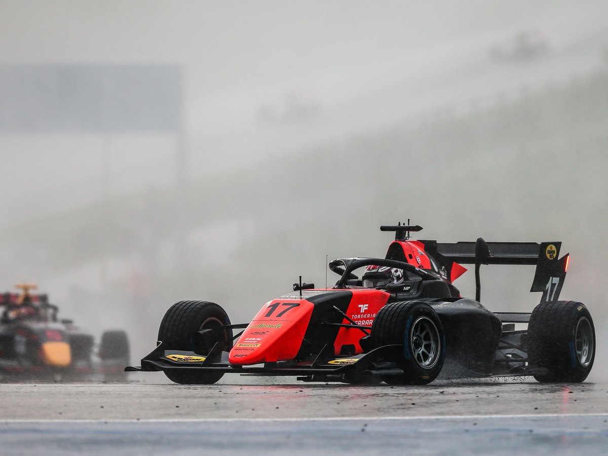 Vierde en zevende plaats voor Richard Verschoor in FIA Formule 3 op de Red Bull Ring

Richard Verschoor is net als in het openingsweekend ook bij de tweede ronde van het FIA Formule 3 Kampioenschap twee keer in de punten geëindigd. Klik hier voor meer...
ow.ly/eEft50AwGkg