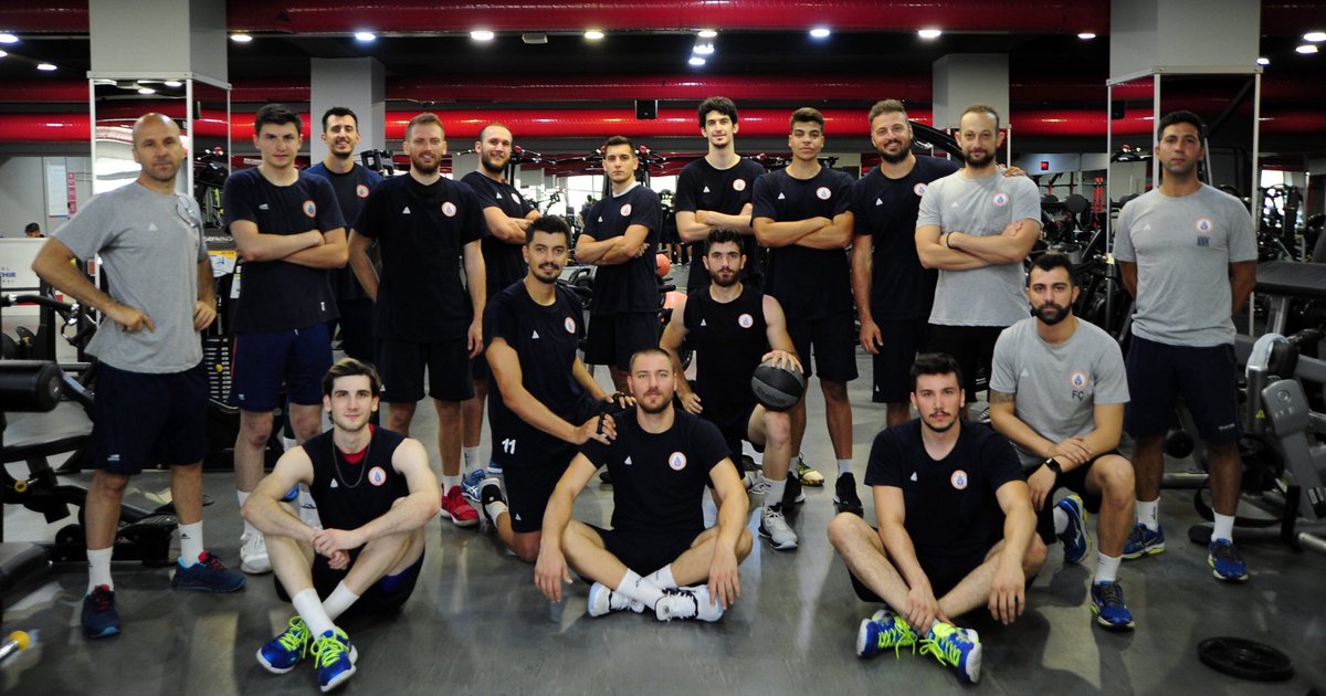 er_volley's tweet photo. Axa Sigorta Efeler Ligi ekipler İstanbul BBSK, yeni başantrenörü Hasan Körfez gözetiminde çalışmalara başladı. https://t.co/uMTS6WOrft