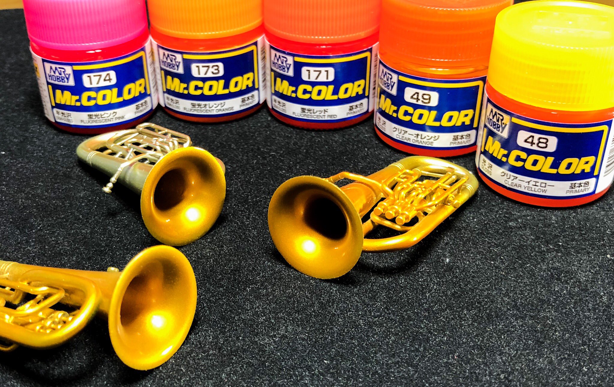 ゆっこ 調合レシピは クリアイエロー 55 クリアオレンジ 40 蛍光ピンク オレンジ レッド 1 ちょいずつ 後工程で軽くゴールドを重ねて調整するので実物よりオレンジ強めです 蛍光色は入れると彩度と隠蔽力が上がるのでクリアだけより塗りやすくなります