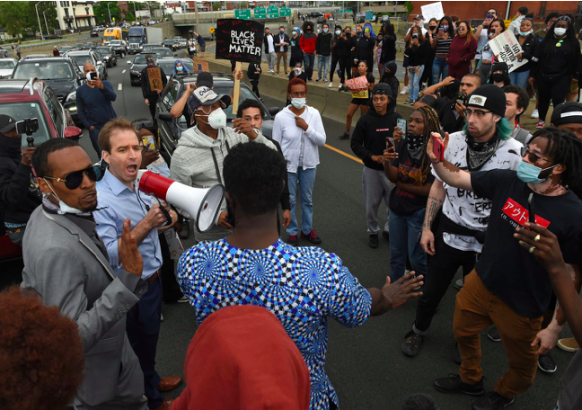ChooseHartford's tweet photo. “If we expect @MayorBronin to guide us into a new era of 21st century, accountable police, then he needs to hold the police chief accountable right now.” https://t.co/fTFQOI96LL https://t.co/AezWW668VV