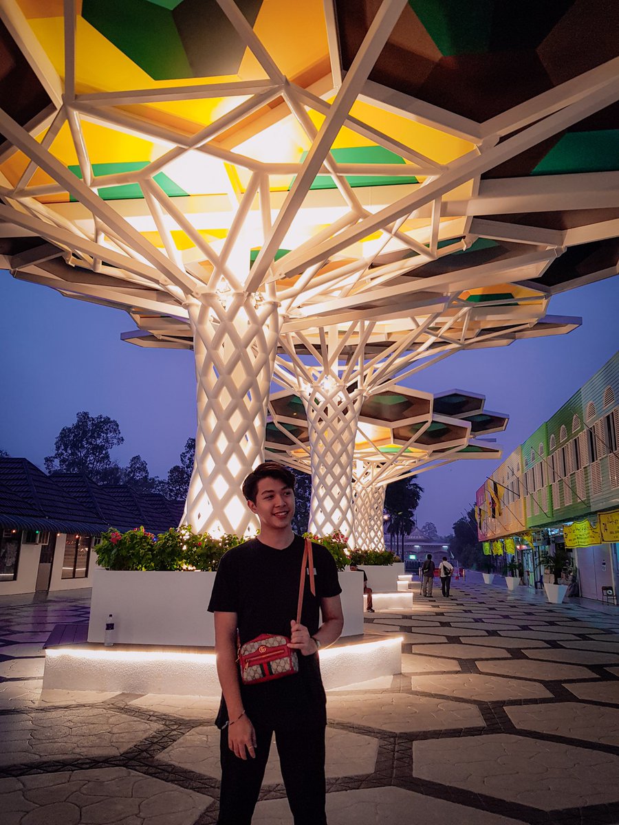 aniqabdulmateen's tweet image. Even hands have their own language ♥️ #Bangar #Temburong #Brunei