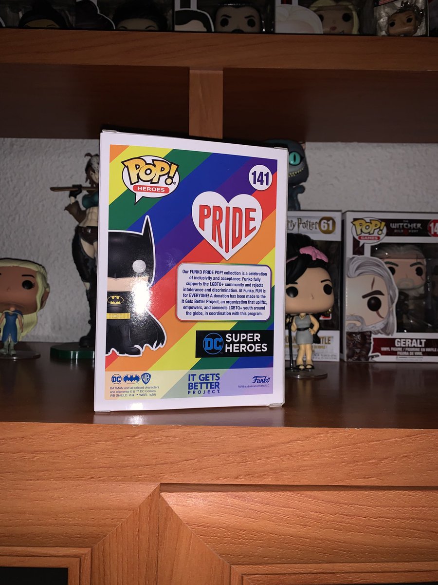 willow_gaga's tweet photo. Me he puto enamorado, quΓ© bonito es!!! #FunkoPop #BatmanPride β€οΈπ https://t.co/G5yhBmFtEU