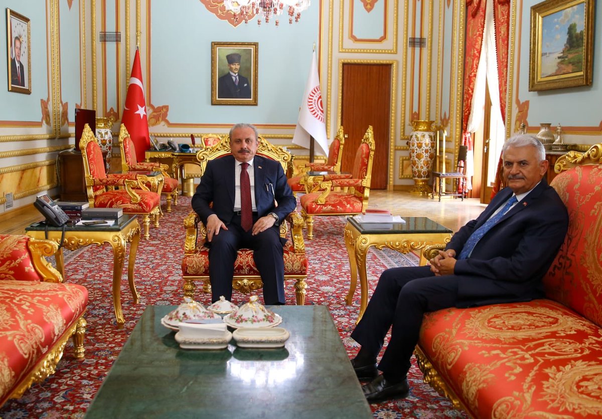 Son Başbakanımız ve önceki Meclis Başkanımız, İzmir Milletvekilimiz Sayın Binali Yıldırım beyefendiye nazik ziyaretleri için teşekkür ediyorum.