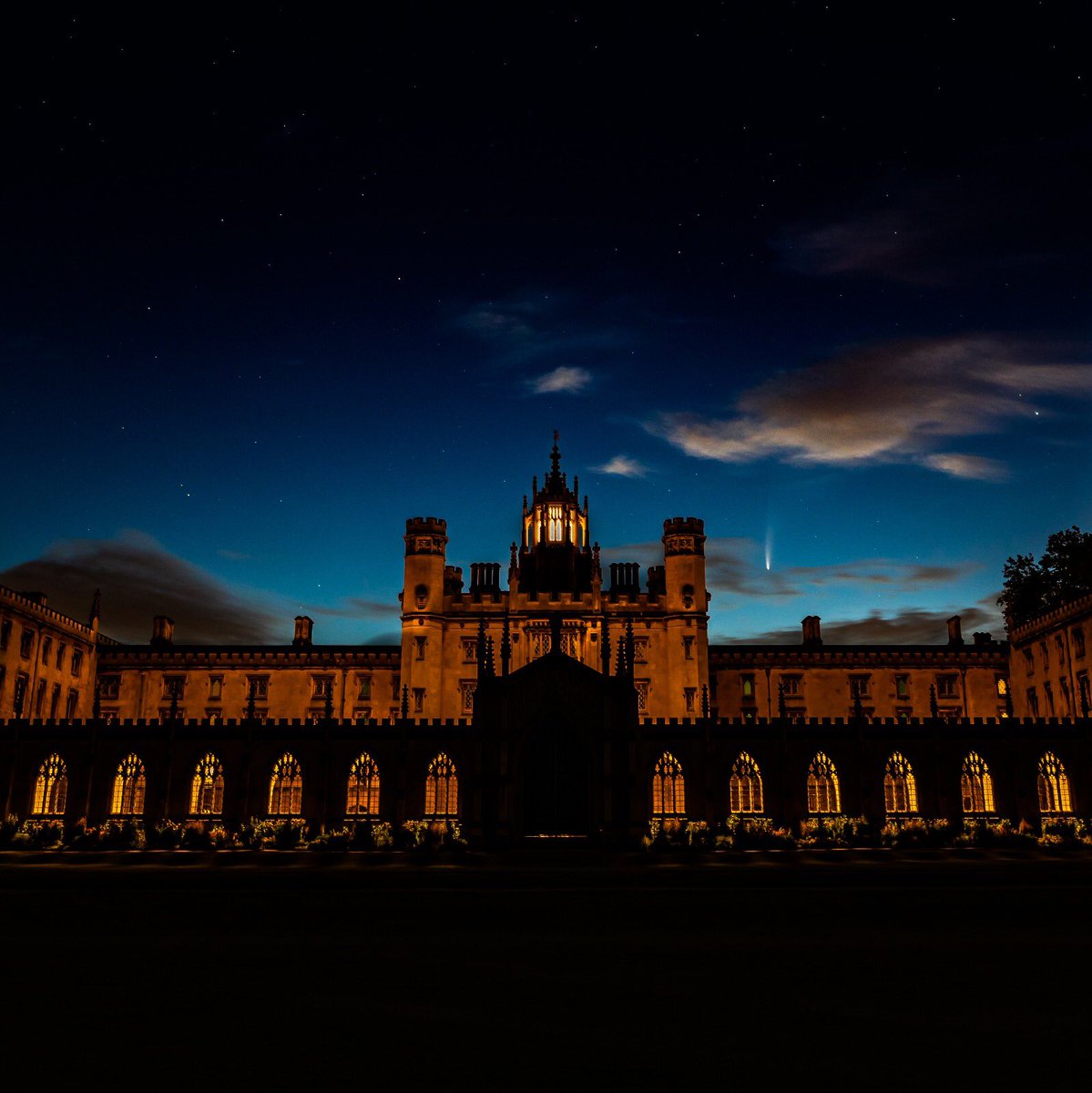 St John's College, Cambridge (@stjohnscam) on Twitter photo Comet Neowise streaking across the sky above St John’s in the early hours of this morning. ☄️ 💫📸<a href="/nordincatic/">Nordin Ćatić</a> #thisisjohns Comet Neowise streaking across the sky above St John’s in the early hours of this morning. ☄️ 💫📸<a href="/nordincatic/">Nordin Ćatić</a> #thisisjohns