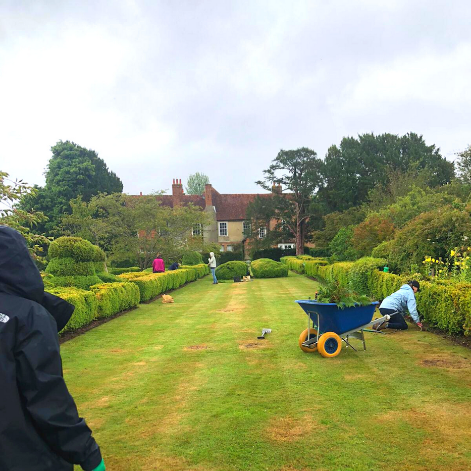 West Horsley Place tweet media