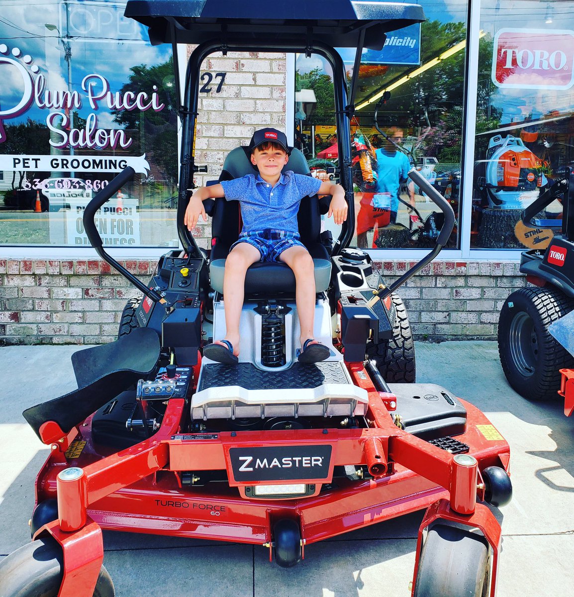 farmservicesNC's tweet photo. A happy customer from Saturday! Thank you Amy Wheeley for the photo! So happy you love the Z-Master @thetorocompany @toromowers
.
.
.
#thetorocompany #torozeroturn #torozmaster #farmservicesgraham #farmservicesgrahamnc #shoplocal #shopsmall #visitgrahamnc https://t.co/P6zRiRYB6F