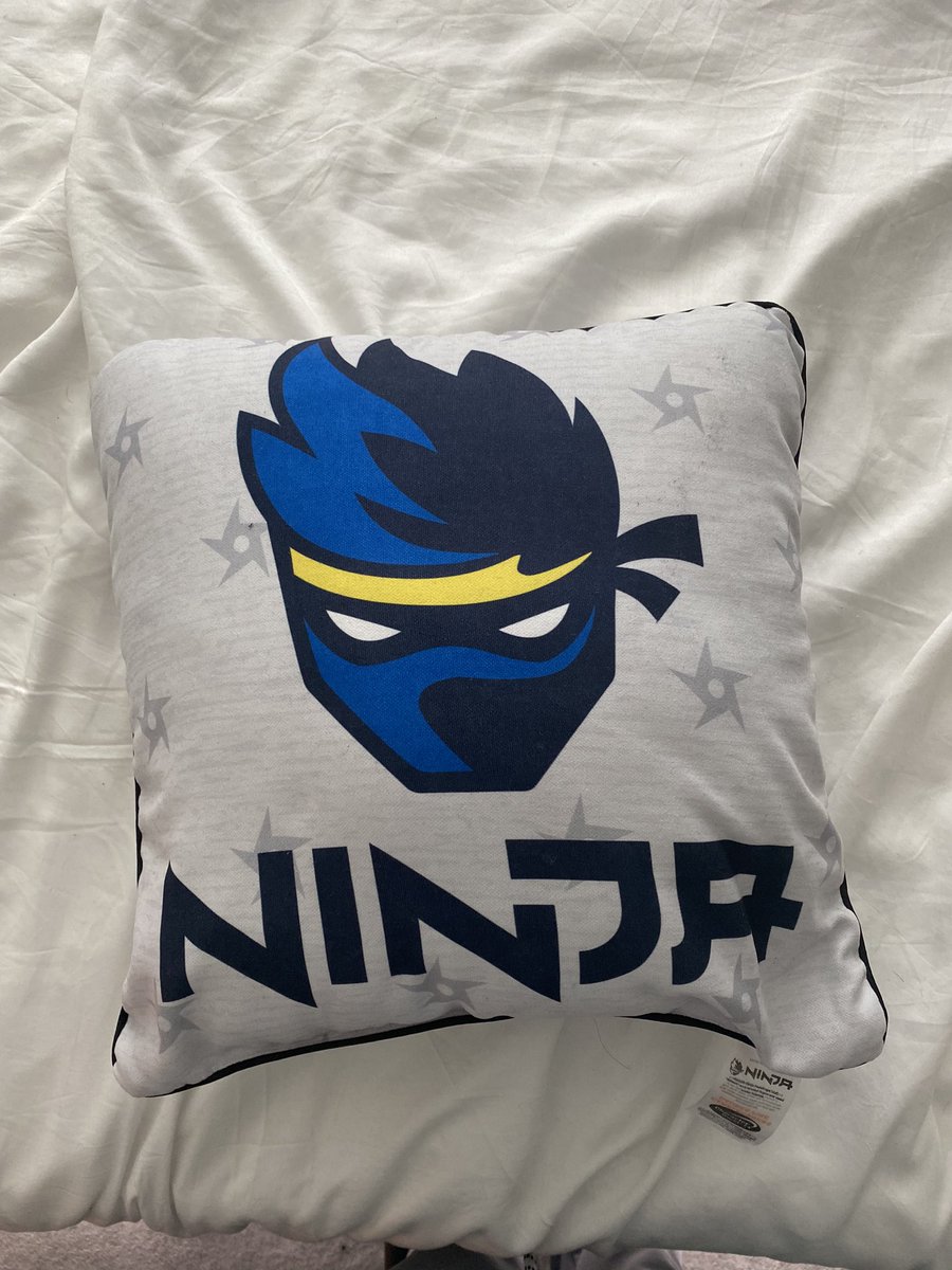yungchip's tweet image. it’s my birthday

so I just treated myself to this fire Ninja official merchandise pillow (Soft and durable 100% spun polyester cover with an optional polyester fill/insert)