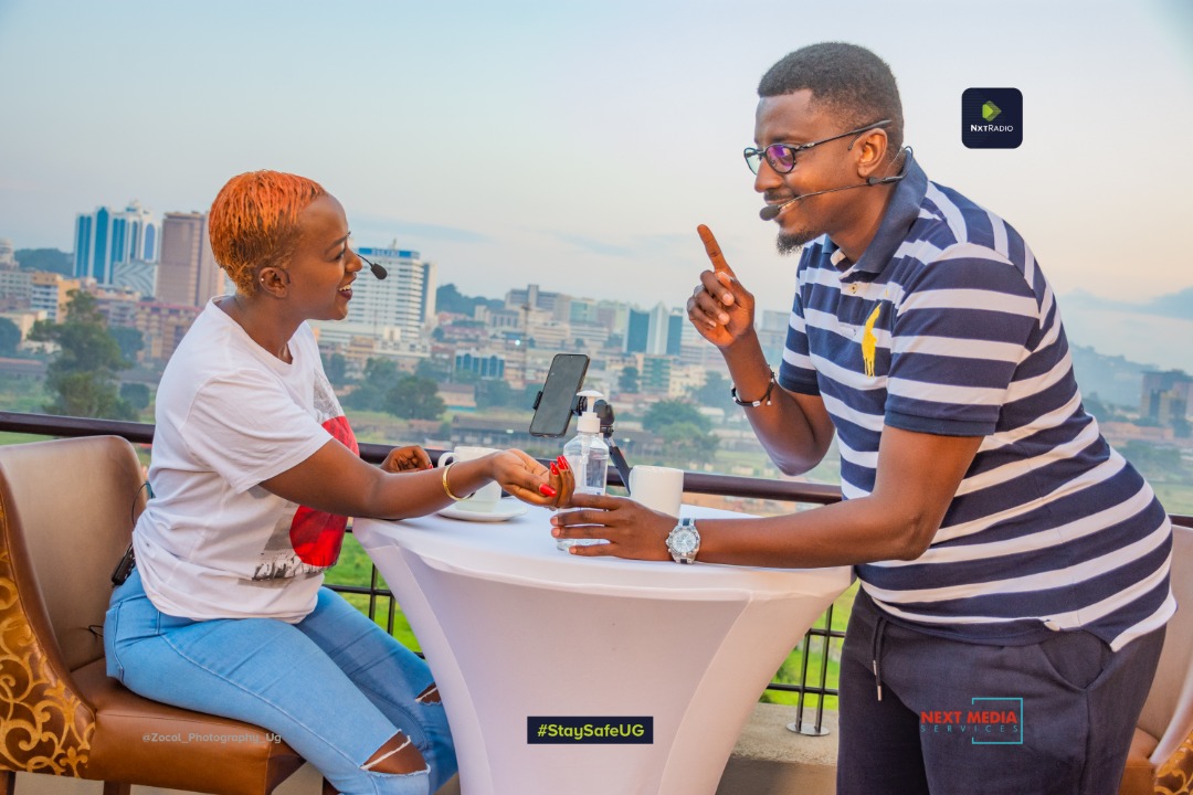 KaritasKarisim2's tweet photo. Its showtime!!!!!! Tune in or send a tweet or money...we dont mind @MarcusKwikiriza @KenniKareem @joebwana #NxtMorningZoo
#heartatpeace
#fynwine https://t.co/FDUGfxubpd
