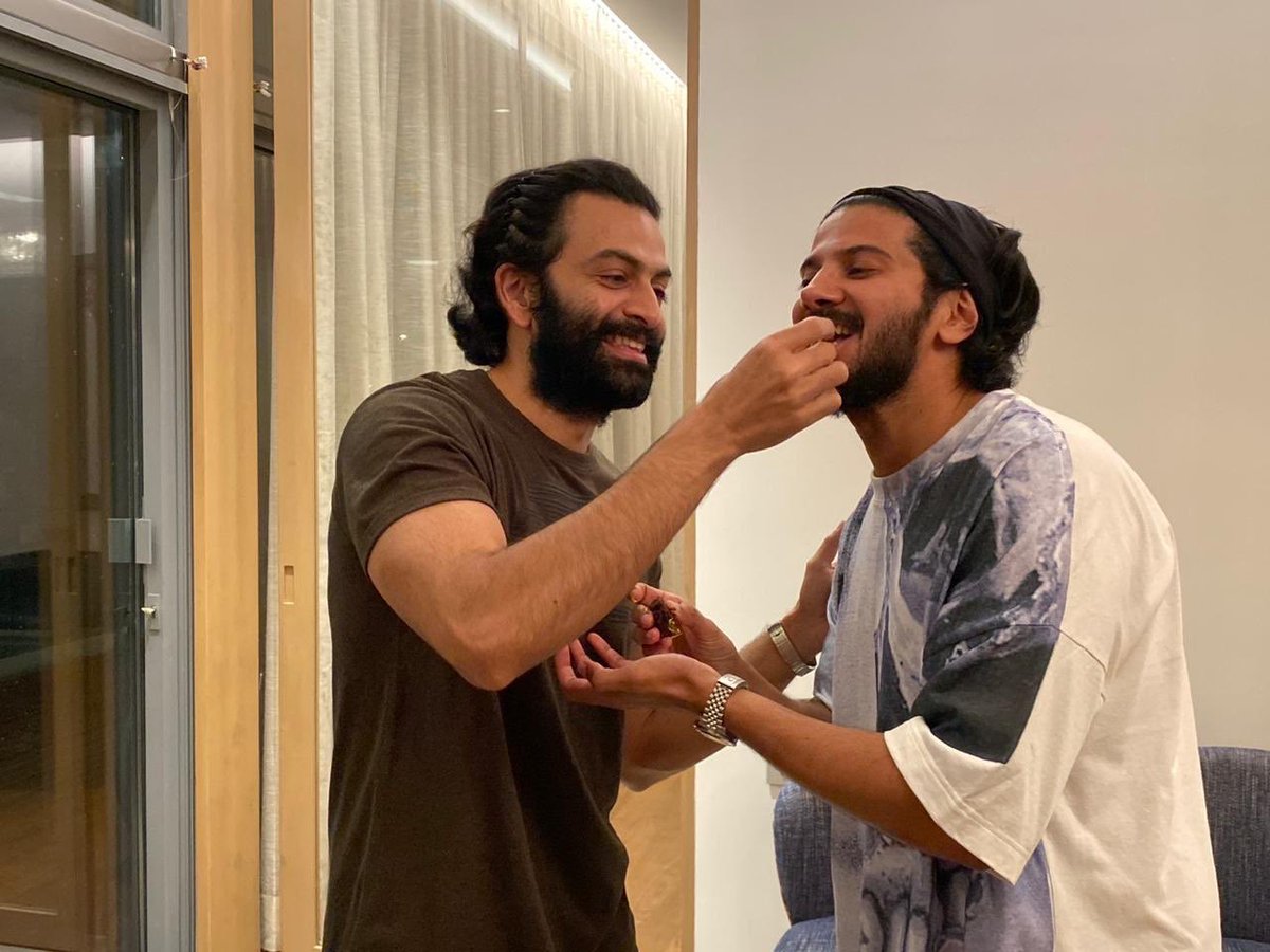 rameshlaus's tweet image. Actor @PrithviOfficial and his wife #Supriya surprised @dulQuer and his wife #Amal with a small celebration..

Nice to see the camaraderie between Top Actors in #Mollywood 

 #HappyBirthdayDULQUER