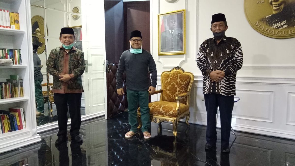 BisoJambi's tweet photo. Hingga akhir Juli ini, baru pasangan Al Haris-Abdullah Sani yang sudah memenuhi syarat dukungan partai maju di Pilgub Jambi. 

Ini modal penting Al Haris: keseriusan, kecepatan, keluwesan, dan keluasan jaringan. https://t.co/oVpw8nVT5G