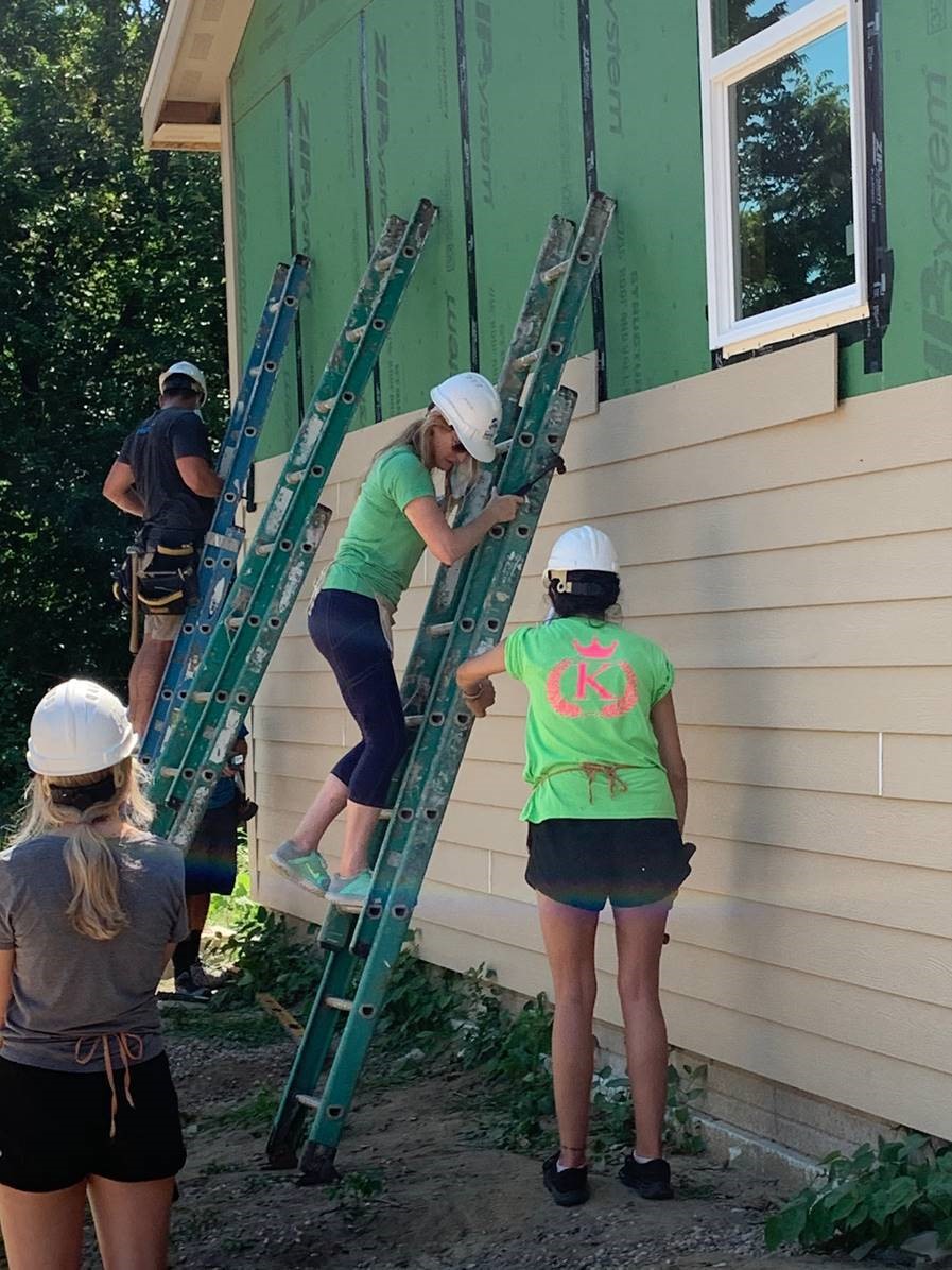 KimberleyHomes's tweet photo. We volunteered on KDC’s 3rd Annual Habitat for Humanity Sponsor-A-Build Day to give back to our community during these unsure times. ❤️

Thanks for everything you do, @GDM_Habitat! https://t.co/9vxoENJ6Xx