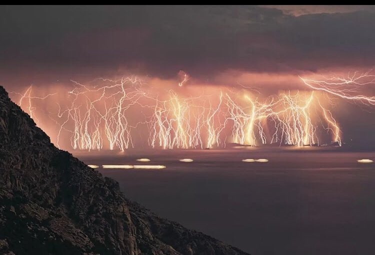 KieseMamba's tweet photo. Lake Maracaibo
Venezuela- Lighting capital of the world! 
https://t.co/PDw0vqHcMI https://t.co/g2rlFVA7Jb