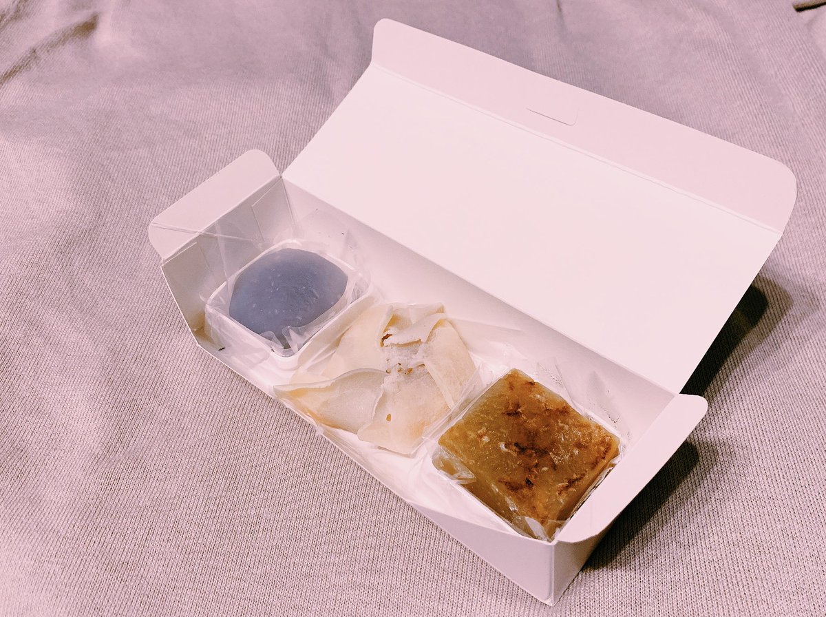 Grace 月に四日程しか営業しない和菓子屋青洋さんの暖簾をついにくぐった 素朴で美しい天然石のようなお菓子たちの名前 は左から短夜 夏暁 小麦肌 とうもろこしやバナナのような季節のお野菜や果物を味わえるのも楽しい 月末の楽しみが増えました Grace 月に四日程しか営業しない和菓子屋青洋さんの暖簾をついにくぐった 素朴で美しい天然石のようなお菓子たちの名前 は左から短夜 夏暁 小麦肌 とうもろこしやバナナのような季節のお野菜や果物を味わえるのも楽しい 月末の楽しみが増えました