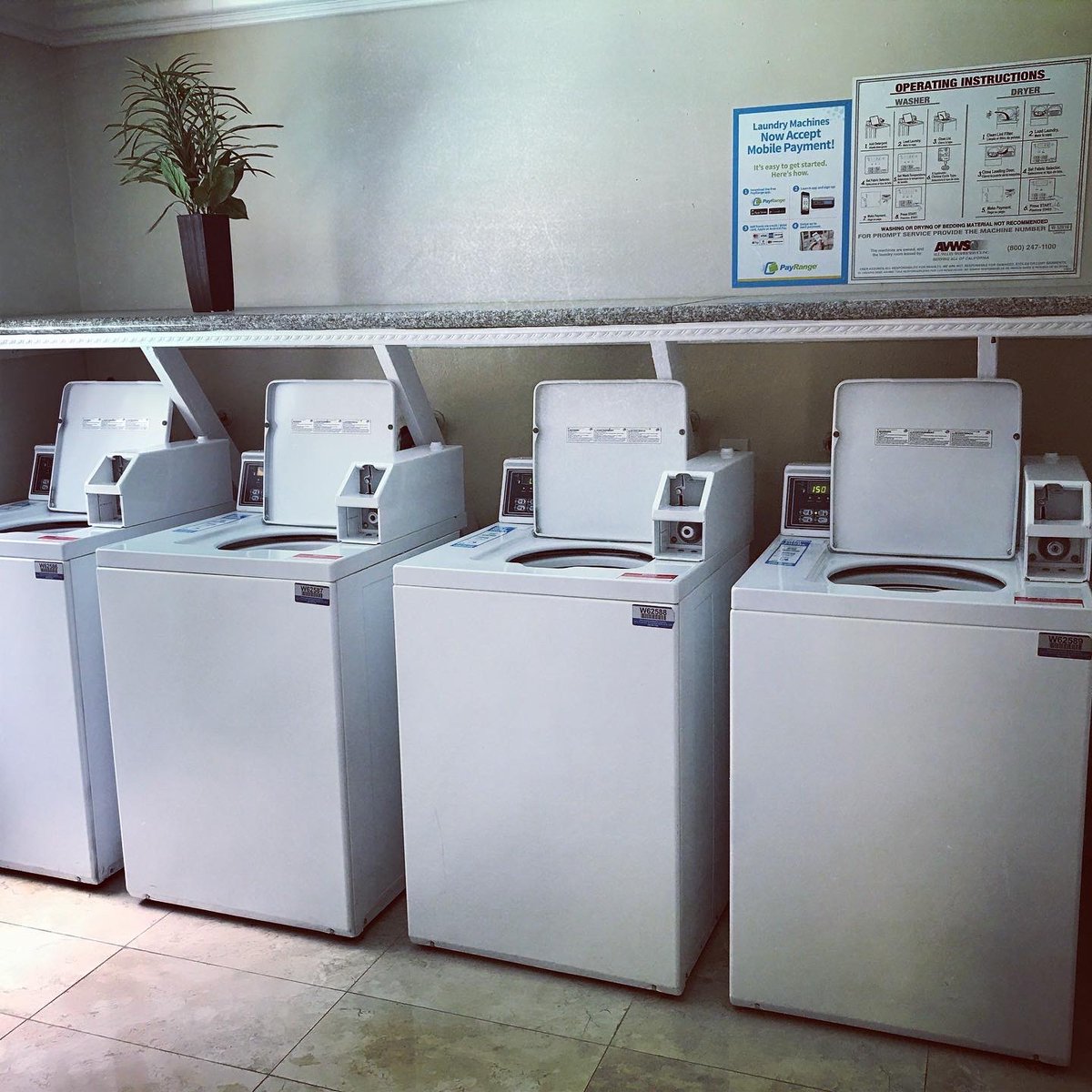 AllWasher's tweet photo. ✨Another beautiful installation! ✨😍
Residents love the option to use @payrange when they do their laundry 🧺 
Give us a call at 📲800-247-1100
Or email us at inquiry@allvalleywasher.com to let you know how you can have beautiful machines like these at your community. 😁 https://t.co/76DjaVuMgW
