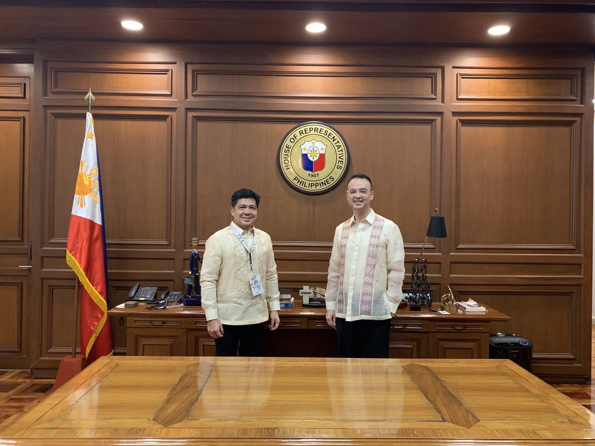 MikeDefensor's tweet image. The historical COVID SONA 2020. Limited attendance in plenary with everyone else watching in ZOOM. Listened to Pres Duterte’s legislative thrust. Fix cellphone signal, lower water and power rates and address the needed reforms for our economy, among others.