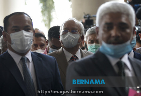  #SRC CASE VERDICT: Judge Mohd Nazlan states defence had not succeeded in the matter of the balance of probabilities in raising a reasonable doubt in the prosecution's case on the abuse of position charge. #NajibRazak
