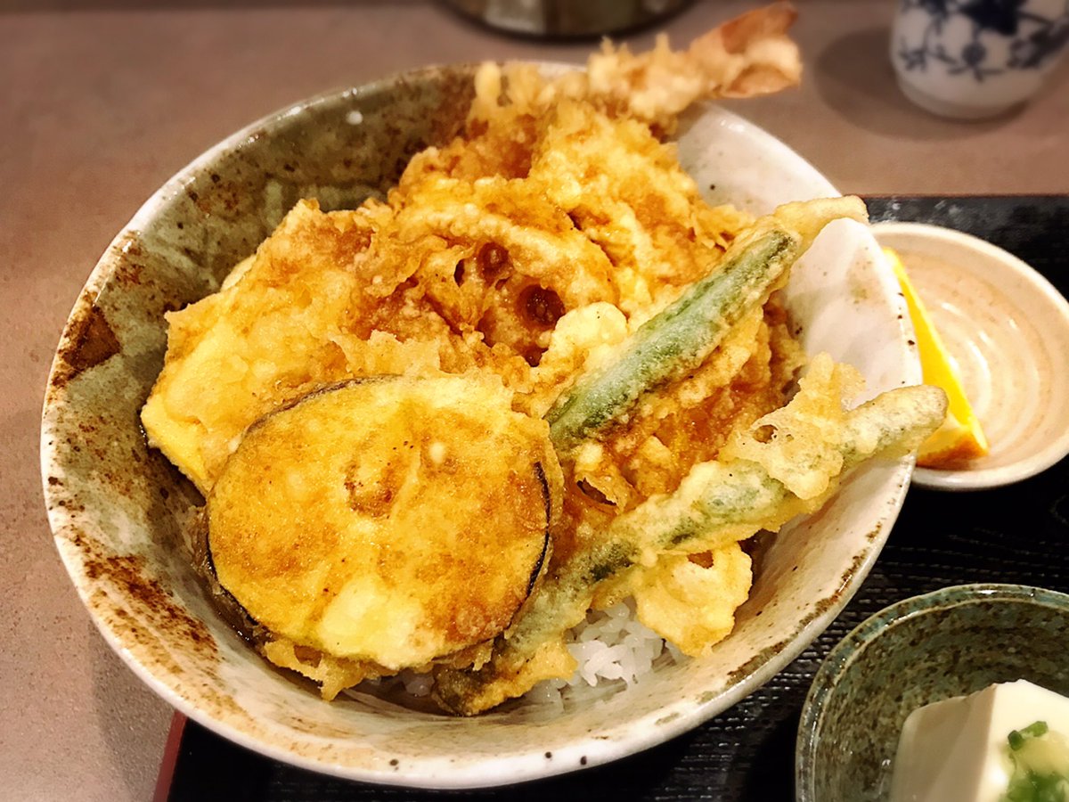 小松 一也 ひるめっしゃー 大阪駅前第3ビルの夢二さんにて 天丼 前に来て美味しかったんで再訪です 駅ビルの飲食店 またお客さん少ない感じがして来ました 大阪駅前ビル ランチ 天丼 夢二 小松 一也 ひるめっしゃー 大阪駅前第3ビルの夢二さんにて 天丼 前に来て美味しかったんで再訪です 駅ビルの飲食店 またお客さん少ない感じがして来ました 大阪駅前ビル ランチ 天丼 夢二