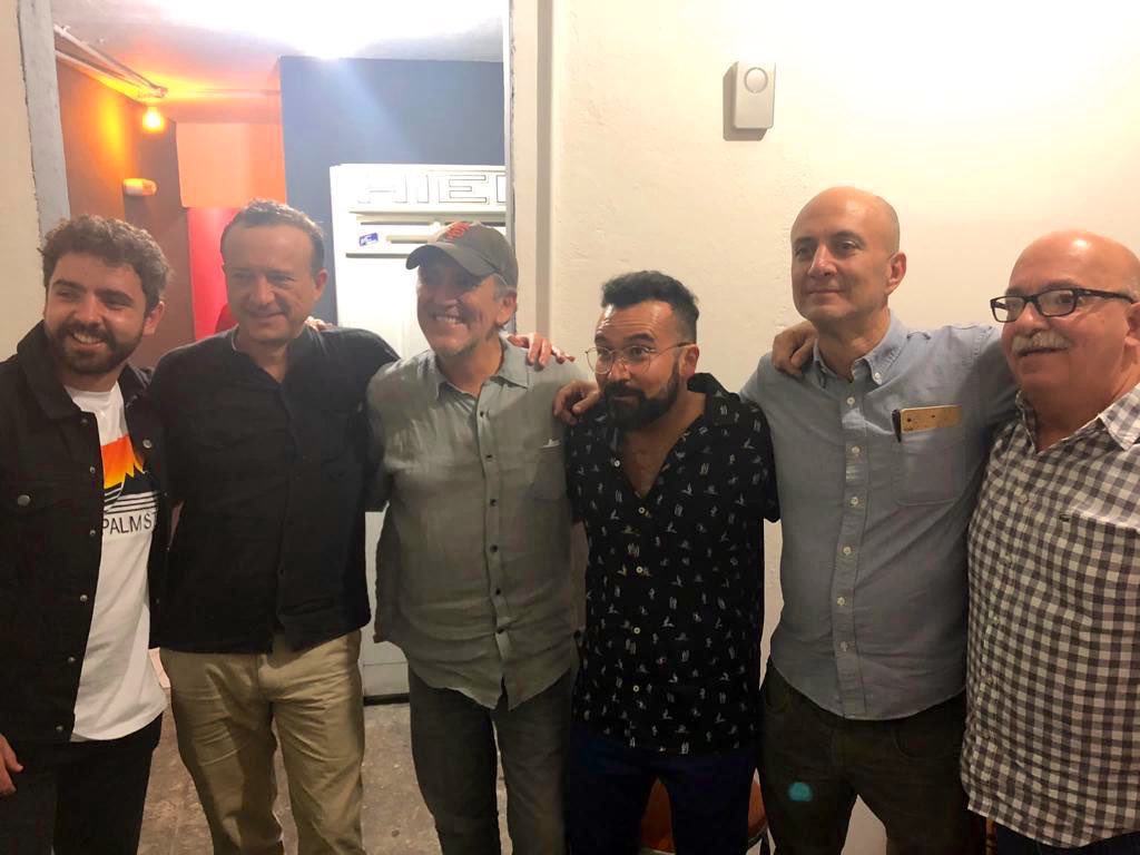 ChoraTv's tweet photo. Una foto muy buena que salió por ahí de la @conquemx de 2019 antes del show de standup de el @soyelchaparro aquí con otras dos Grandes personalidades  y queridos Camarauders el Monero Gonzalo Rocha y Andrés Bustamante; nos reímos un chingo todos. https://t.co/TwzYifReCE