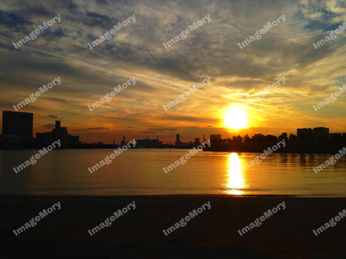ImgaeM's tweet photo. #お台場の夕焼け
ImageMoryでみなさんの美しい写真を売ってみませんか？

#imagemory
#ストックフォト
#写真販売
#作品写真
#写真好き
#無料写真
#無料素材
#素材
#作品販売
#感性的な写真
#夕焼け
#お台場
#夕方
#素材写真
#素材販売
#あなたの写真を待っています
#odaiba

https://t.co/c4qLBrjRfH https://t.co/bGBLtpNSQD