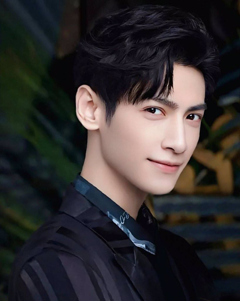 Pinkpolly2535's tweet photo. #罗云熙 happy birthday นะคะซีซีเกอเกอ มีความสุขมากๆ มีผลงานให้หลัวซือเฝิ่นชมตลอดนะคะ 😘😘 https://t.co/cRtt6kaBdi