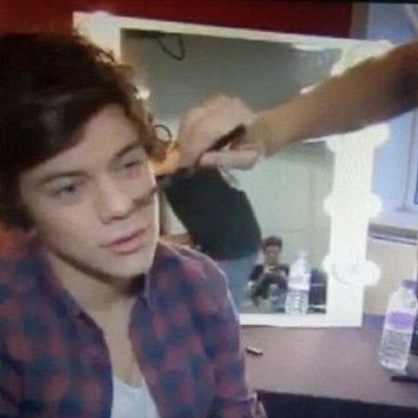lwtcapri's tweet photo. mi Iouis fav? el que espera a h'arry mientras lo arreglan https://t.co/iN0dAo6au8